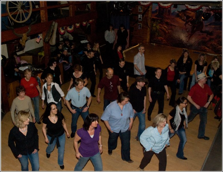 Benefiz Line Dance Marathon Desert Devil Dancers