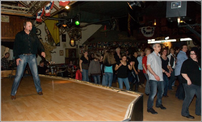 Benefiz Line Dance Marathon Desert Devil Dancers