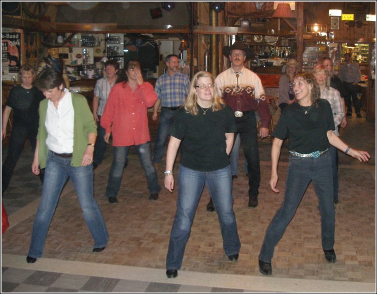 Benefiz Line Dance Marathon Crazy Legs