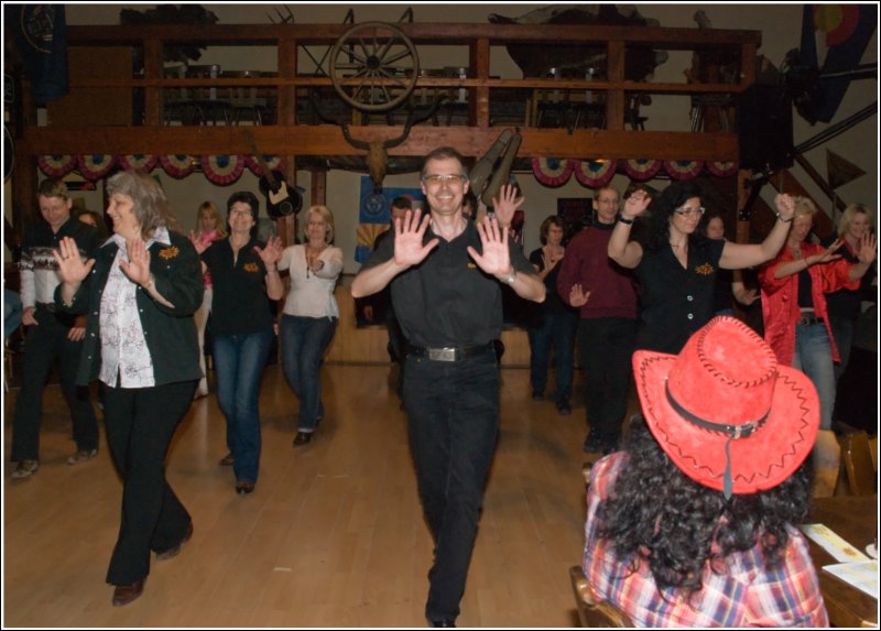 Benefiz Line Dance Marathon Desert Devil Dancers