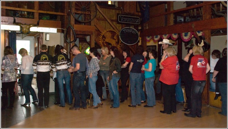 Benefiz Line Dance Marathon Desert Devil Dancers