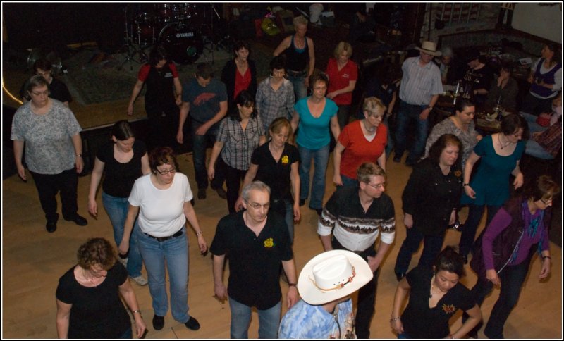 Benefiz Line Dance Marathon Desert Devil Dancers