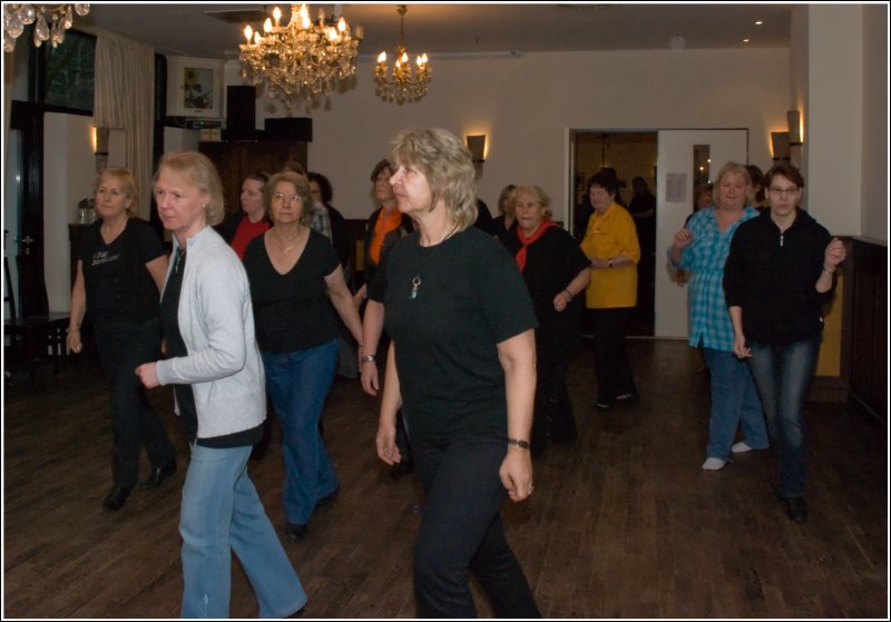 Benefiz Line Dance Marathon Crazy Legs