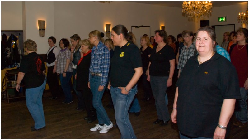 Benefiz Line Dance Marathon Crazy Legs