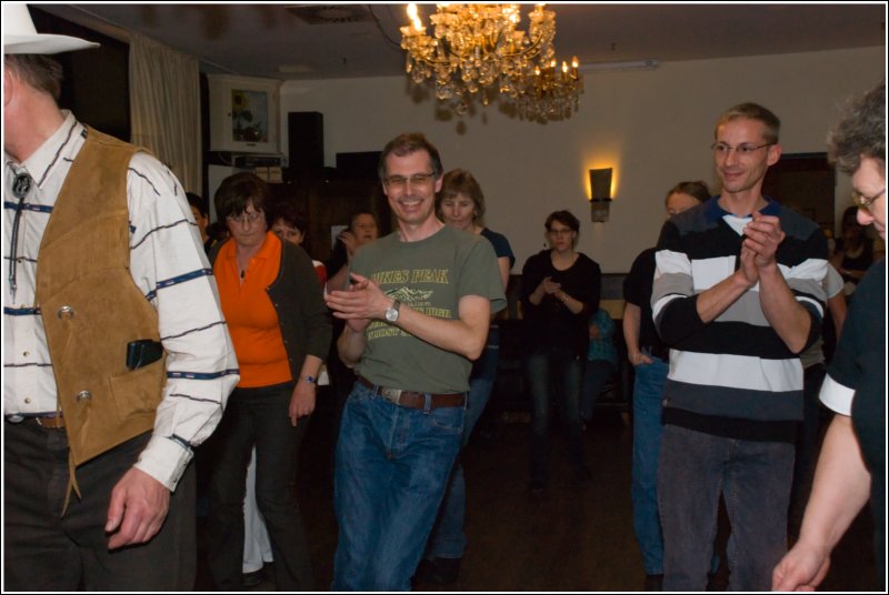 Benefiz Line Dance Marathon Crazy Legs